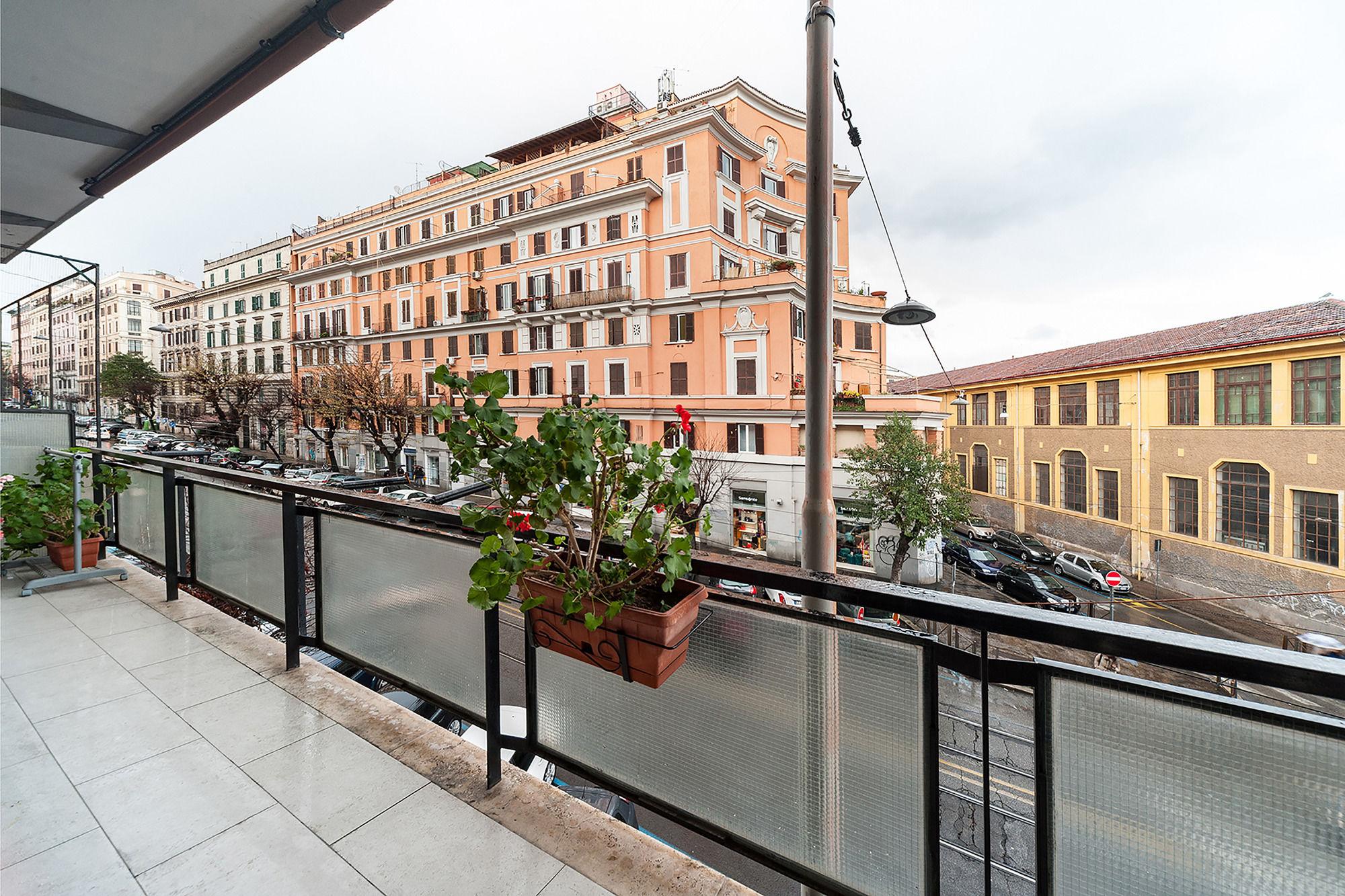 Hosting Flats Guesthouse Rome Bagian luar foto