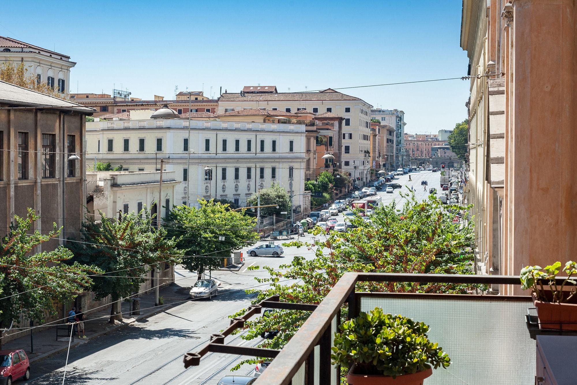 Hosting Flats Guesthouse Rome Bagian luar foto