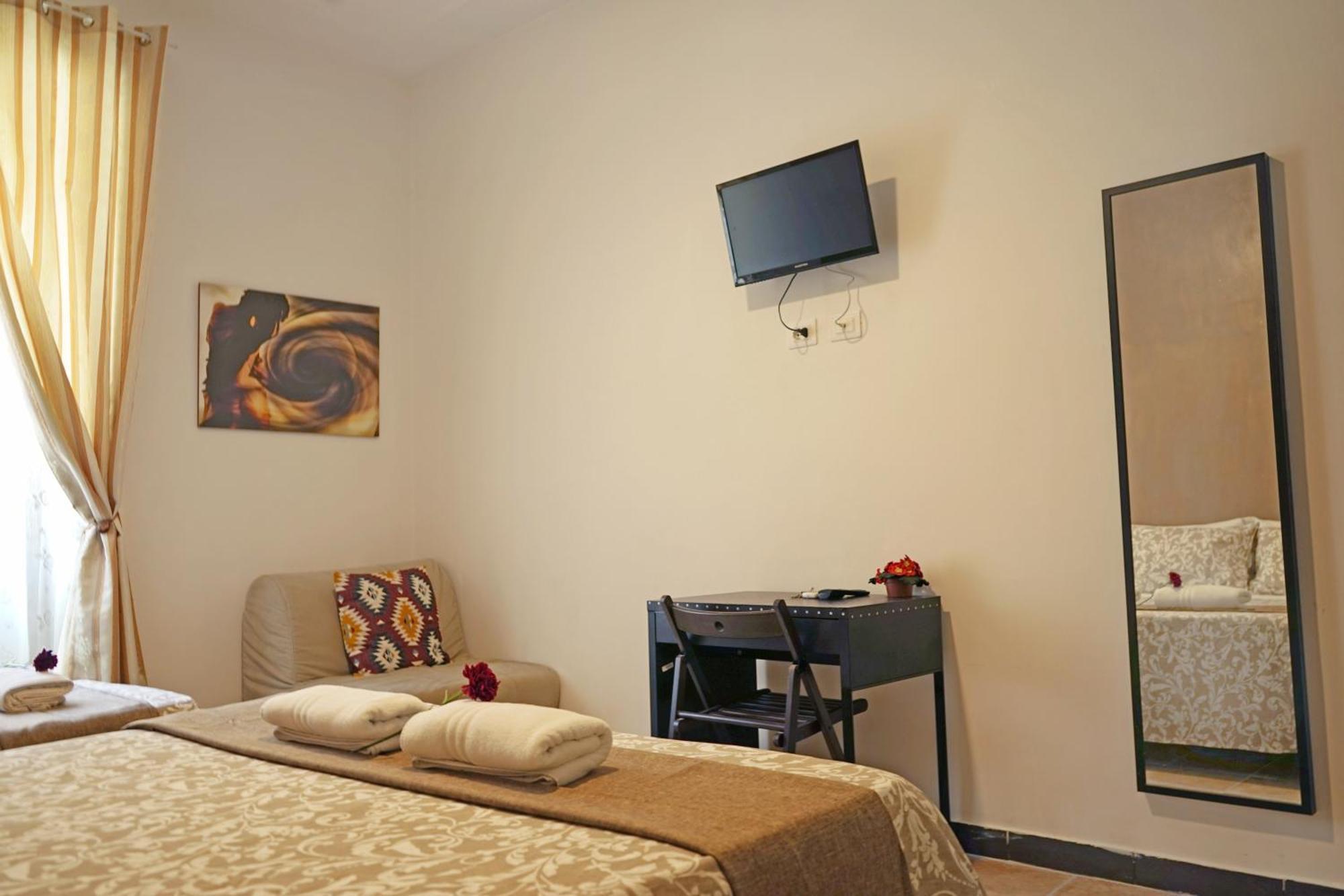 Hosting Flats Guesthouse Rome Bagian luar foto