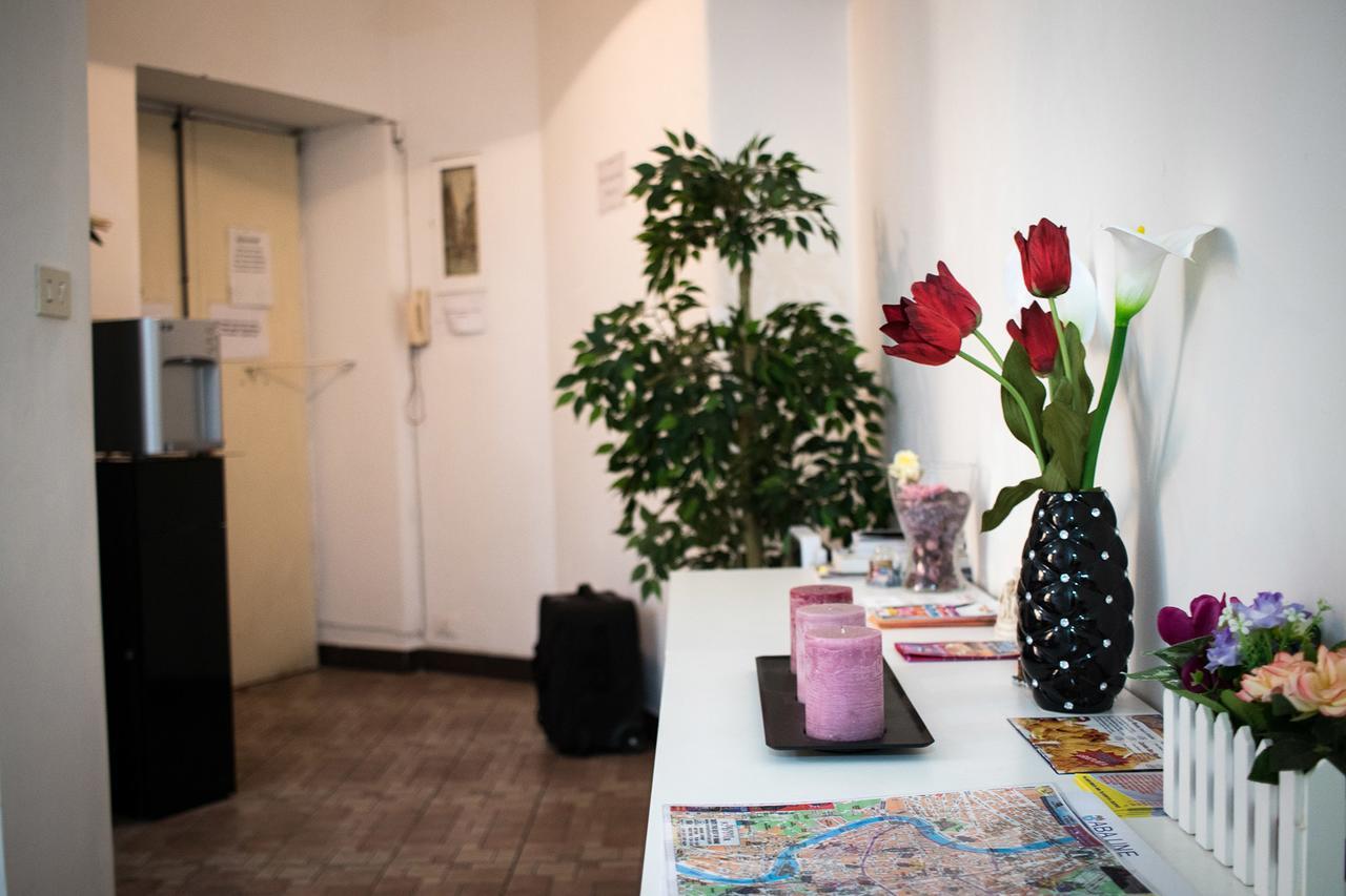 Hosting Flats Guesthouse Rome Bagian luar foto