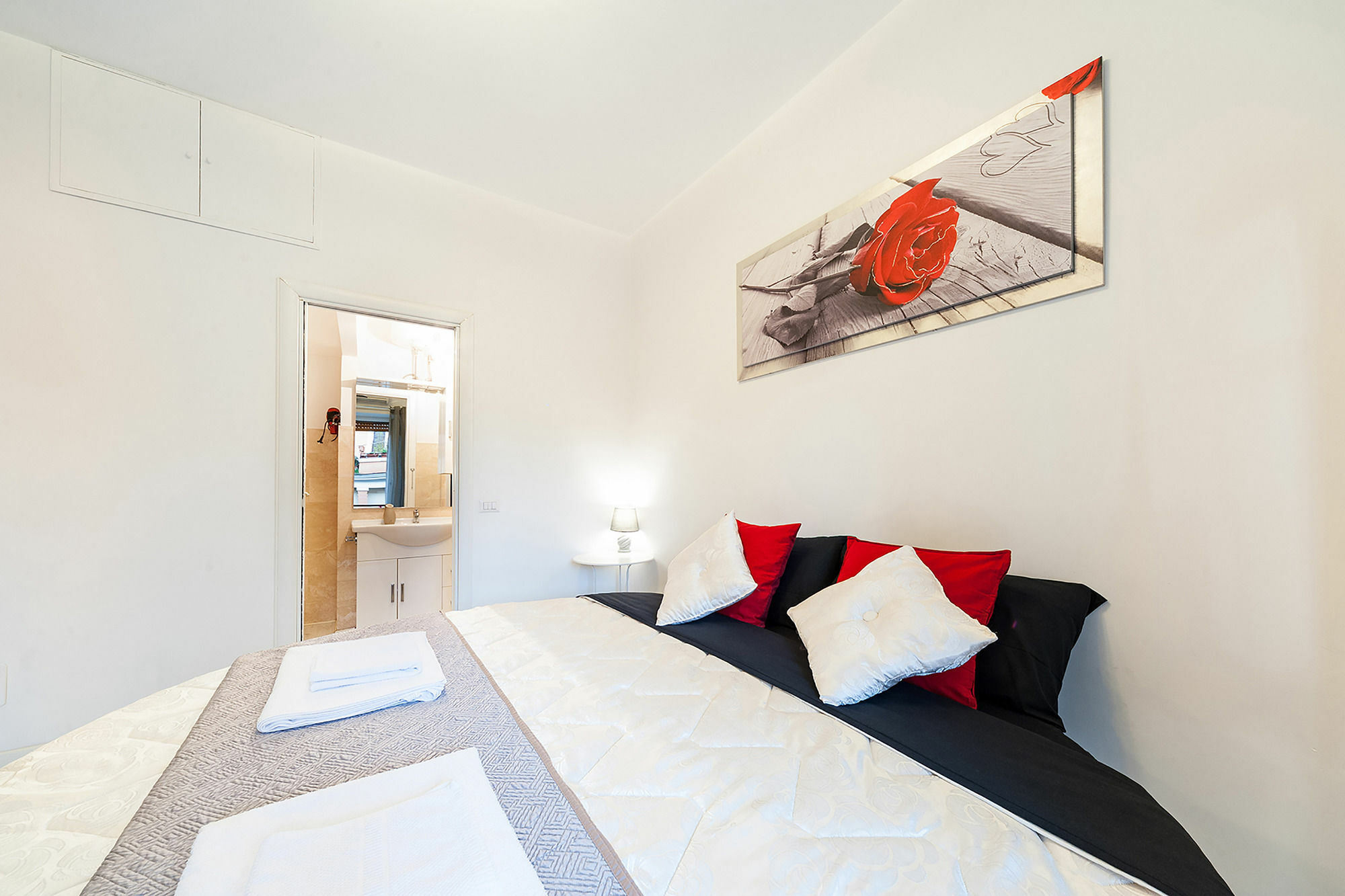 Hosting Flats Guesthouse Rome Bagian luar foto
