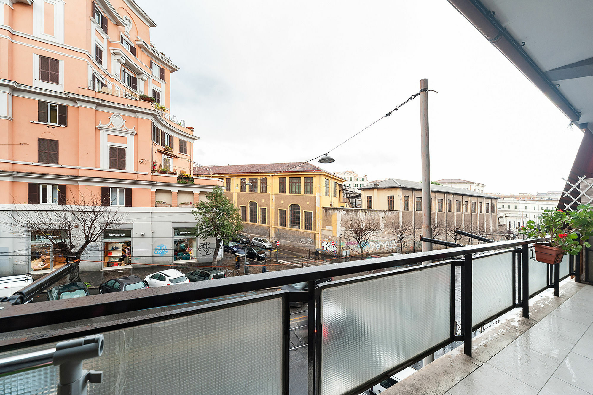 Hosting Flats Guesthouse Rome Bagian luar foto