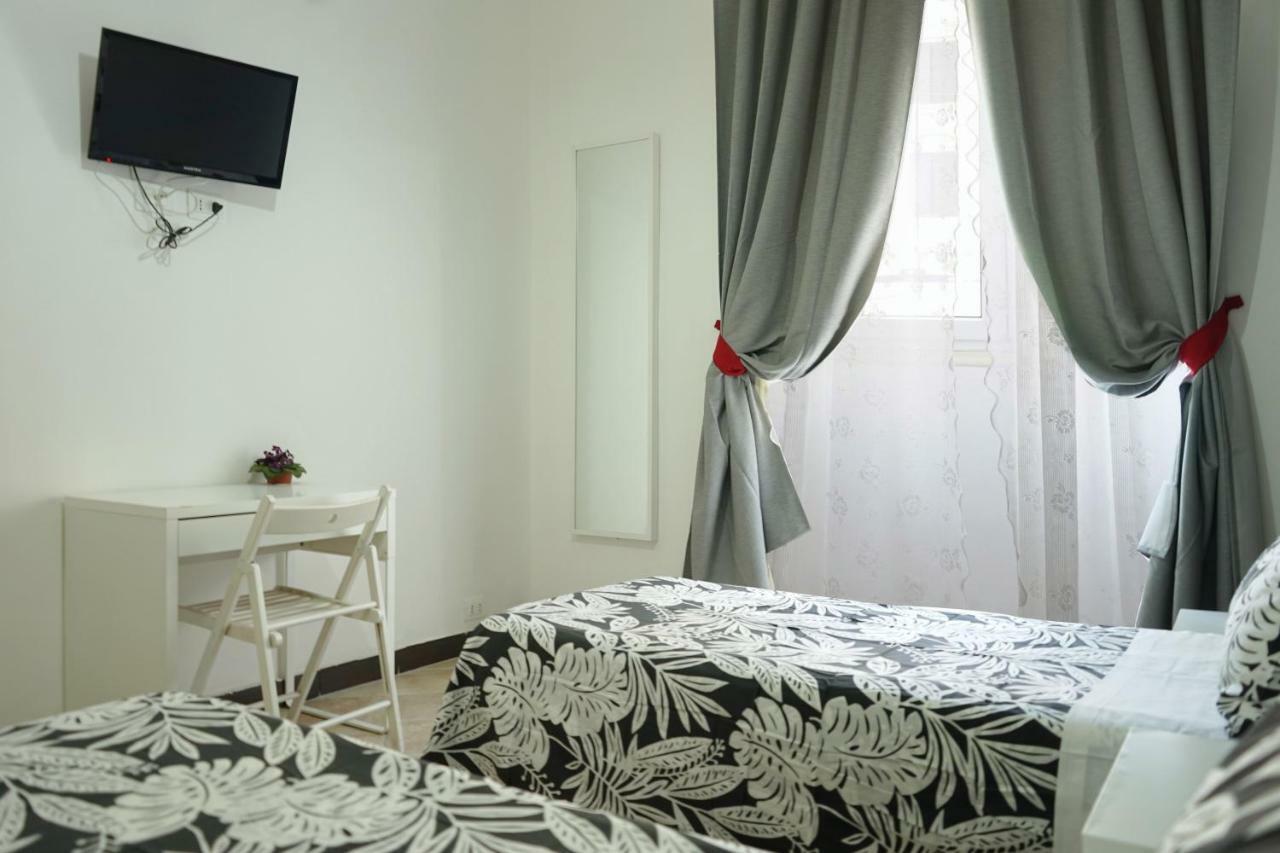 Hosting Flats Guesthouse Rome Bagian luar foto